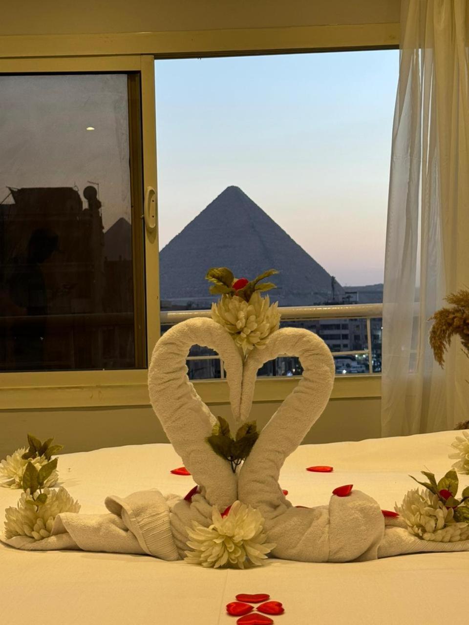 Khufu Pyramids Inn Nazlet el-Sîsi Eksteriør bilde